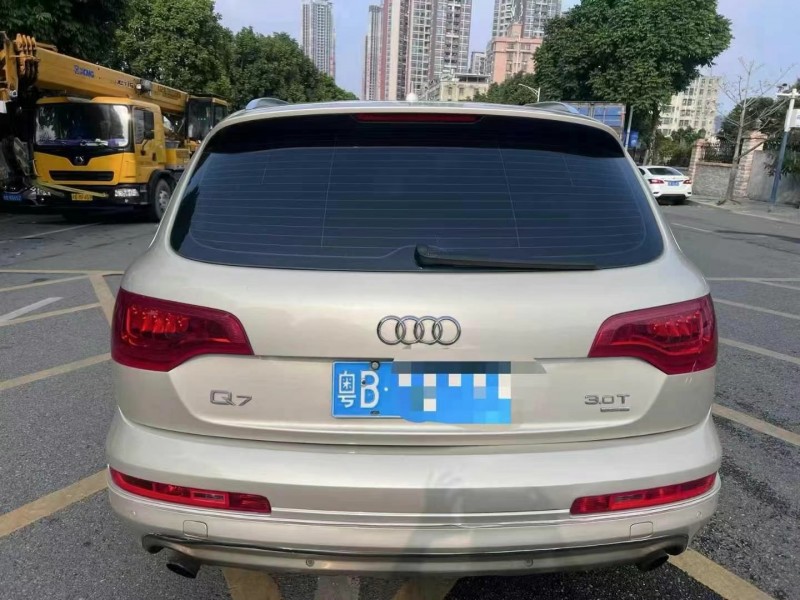 惠州12年奧迪Q78