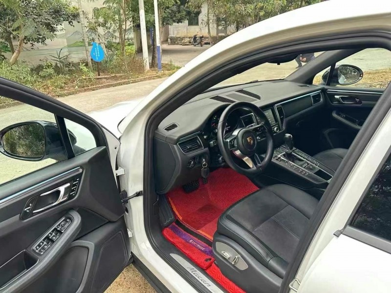 广州15年保时捷Macan5