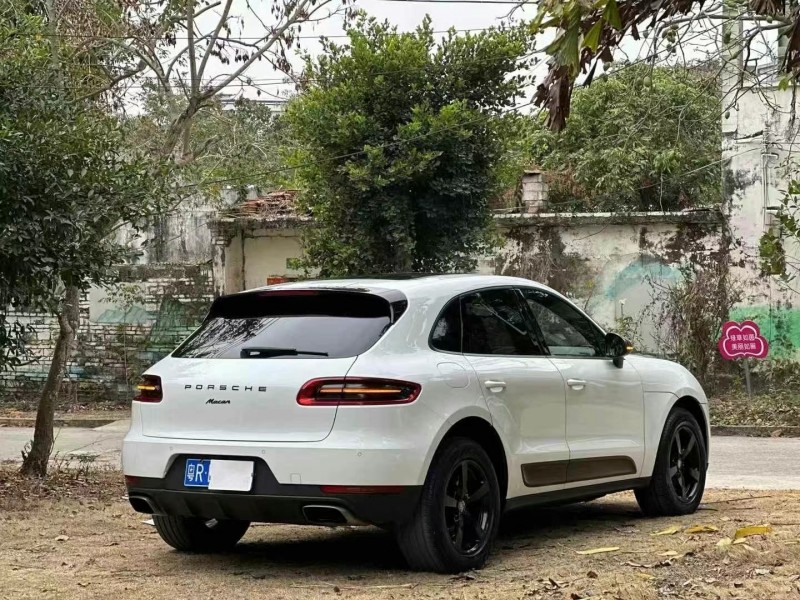 广州15年保时捷Macan7