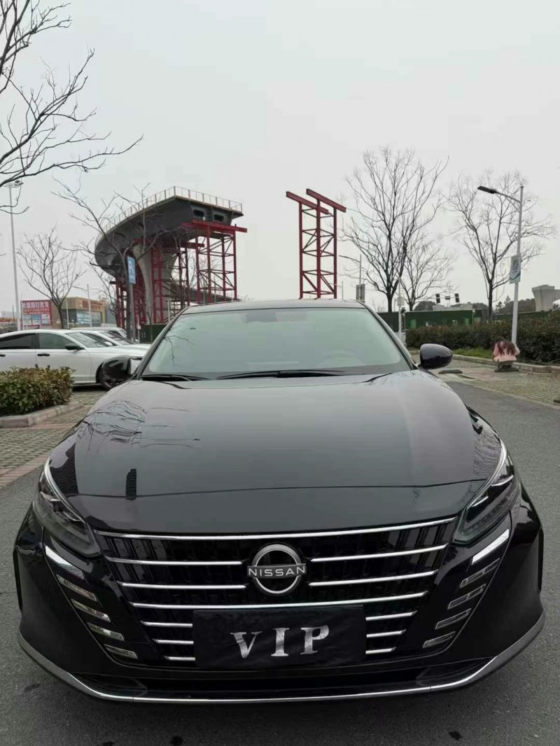 襄陽24年日產天籟1
