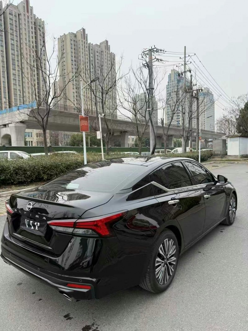 襄陽24年日產天籟5
