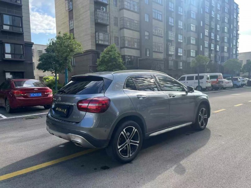 徐州18年奔驰GLA7