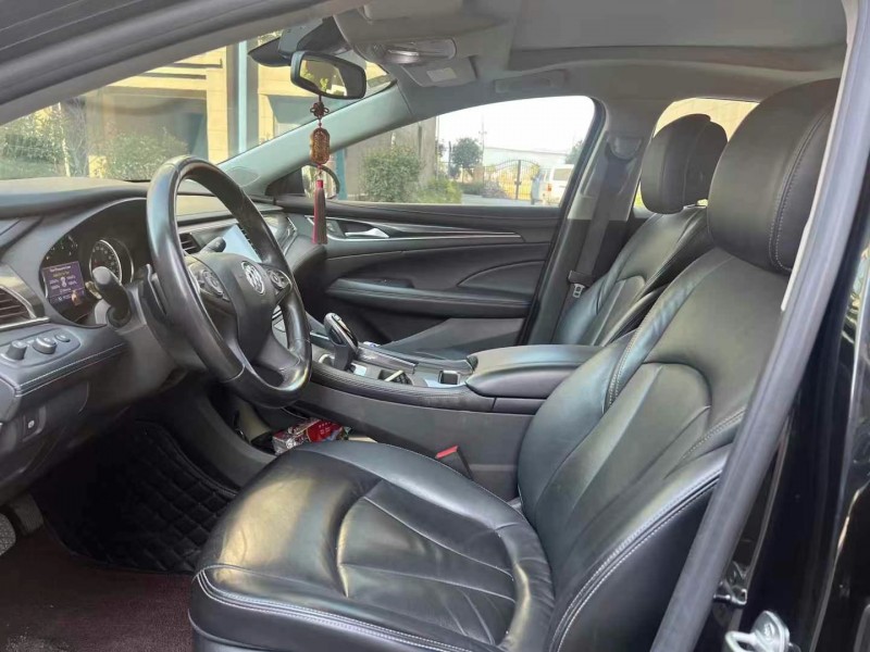 徐州20年别克君越4