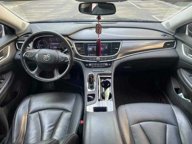 徐州20年别克君越5