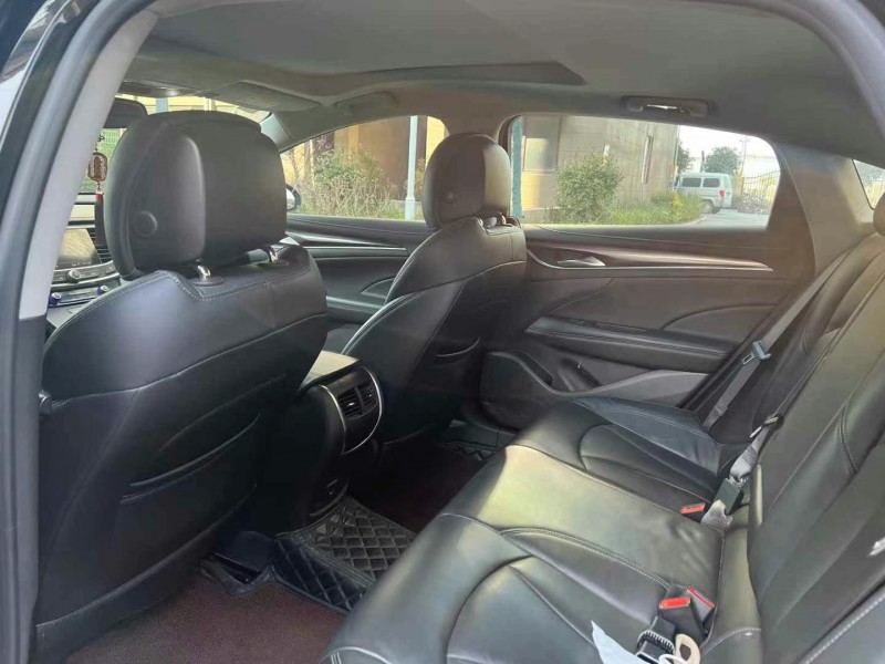 徐州20年别克君越6