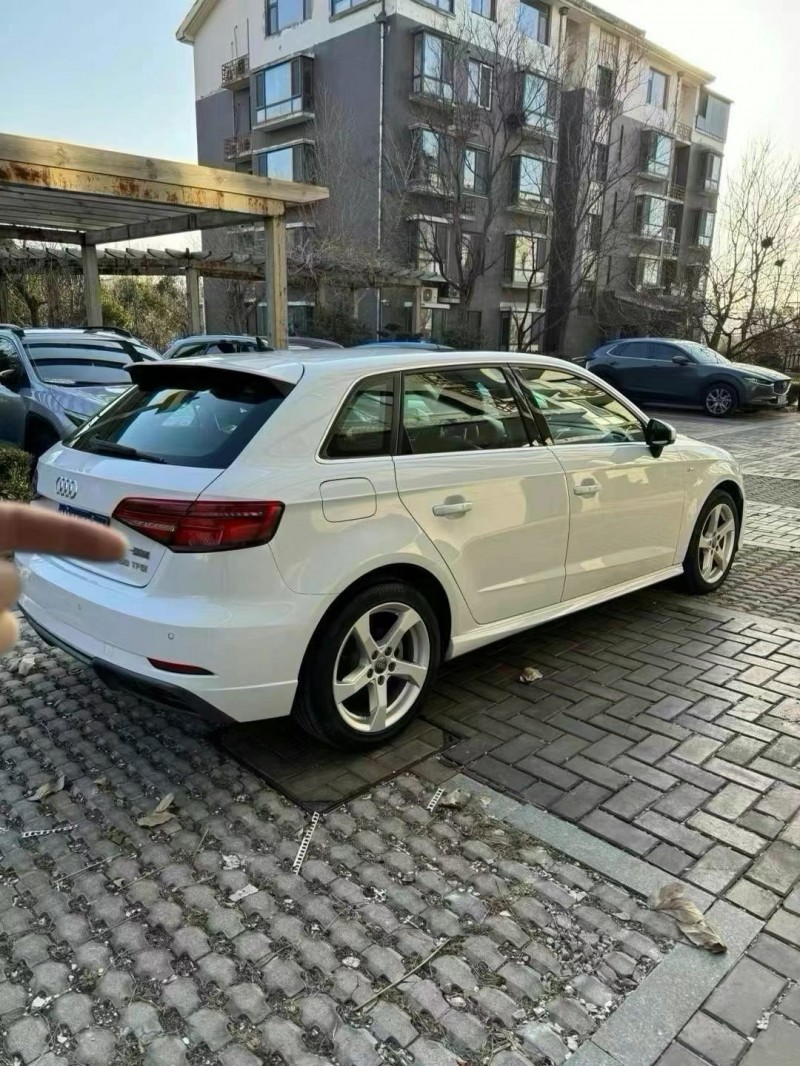 济宁19年奥迪A36