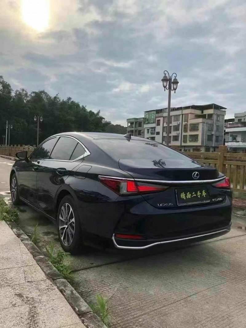 广州23年雷克萨斯ES7
