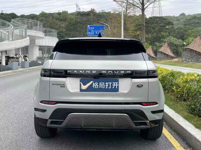 深圳22年路虎極光9