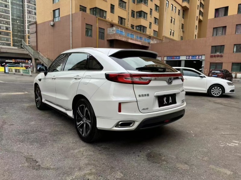 济宁18年本田URV8