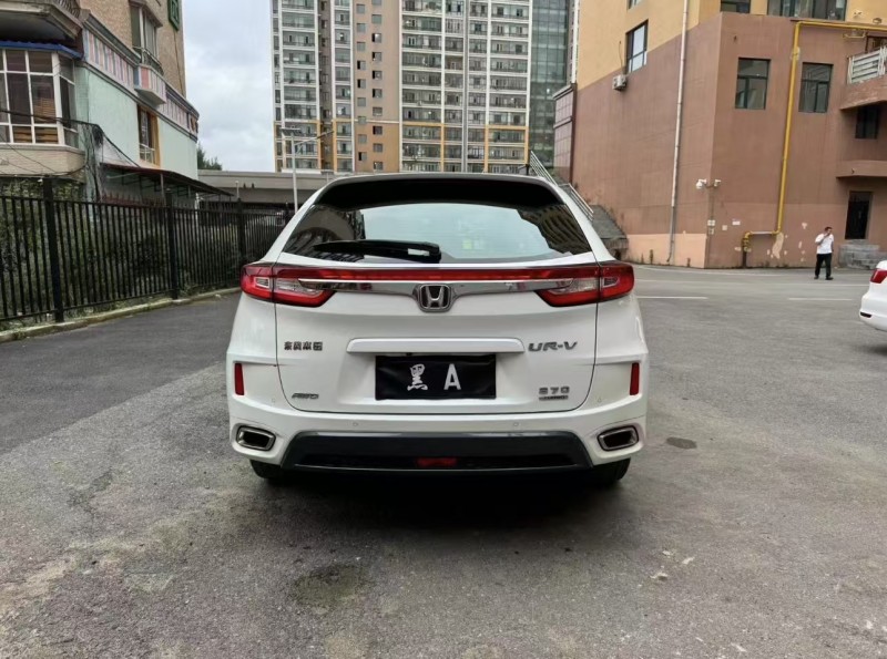济宁18年本田URV9