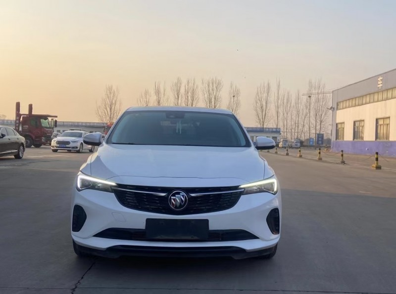 济宁22年别克威朗1