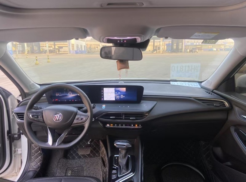 济宁22年别克威朗5