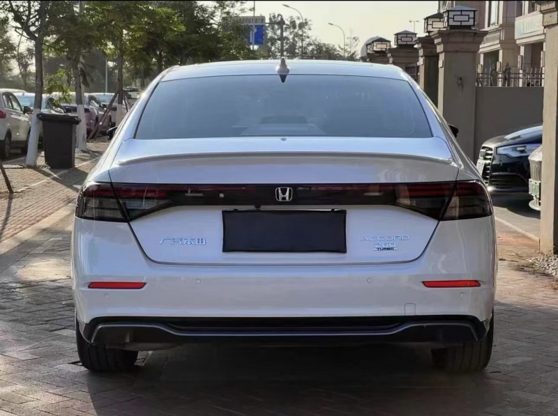 济宁23年本田雅阁9