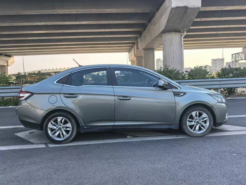 广州17年纳智捷锐33