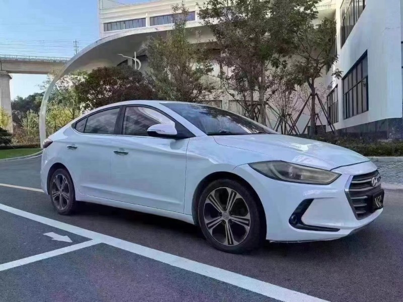 金華19年現代領動2