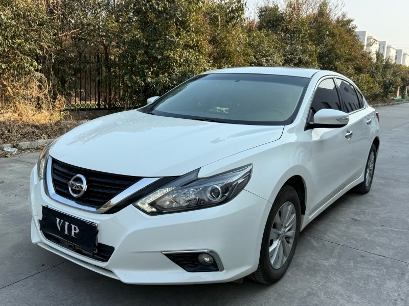 鹽城17年日產天籟2