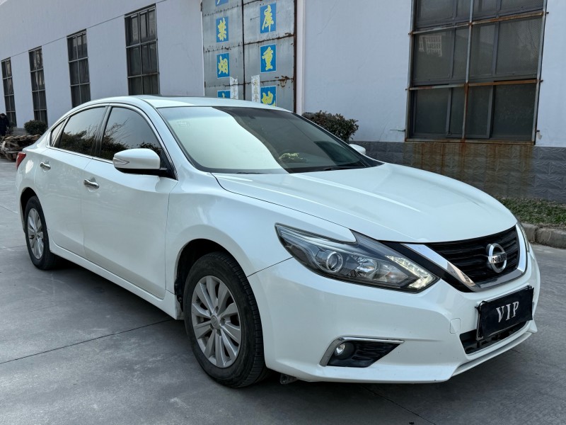 鹽城17年日產天籟3