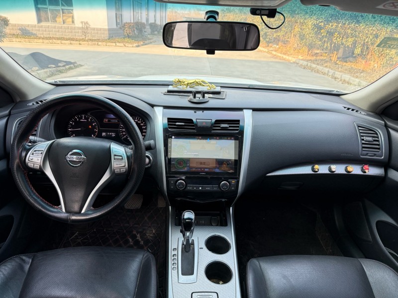 鹽城17年日產天籟5