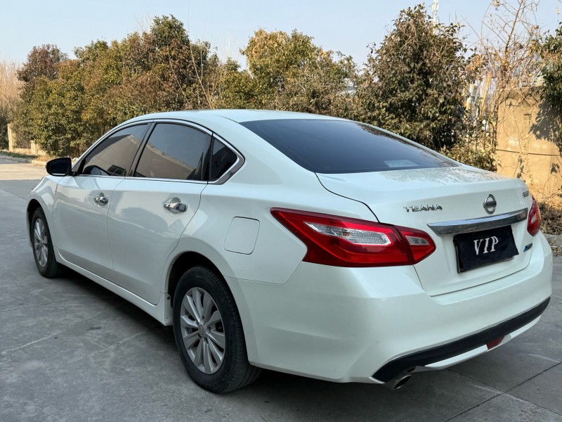 鹽城17年日產天籟9