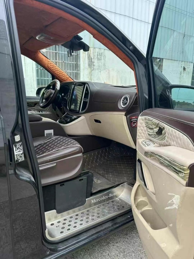 广州20年奔驰威霆4