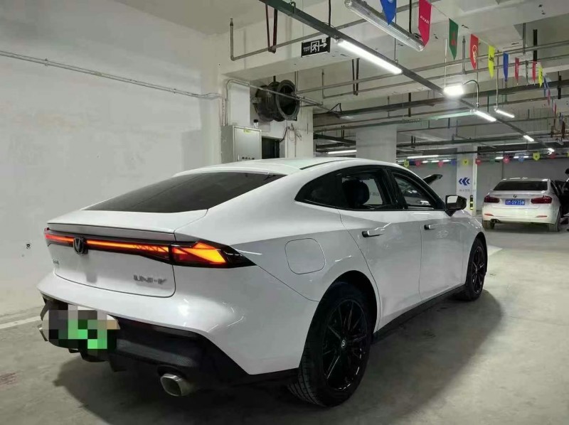 成都24年長安汽車UNI4