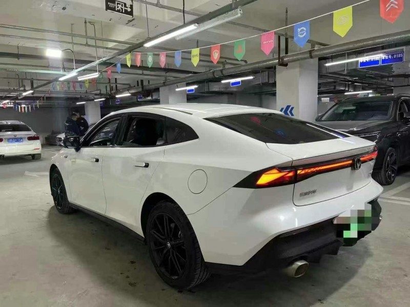 成都24年長安汽車UNI8