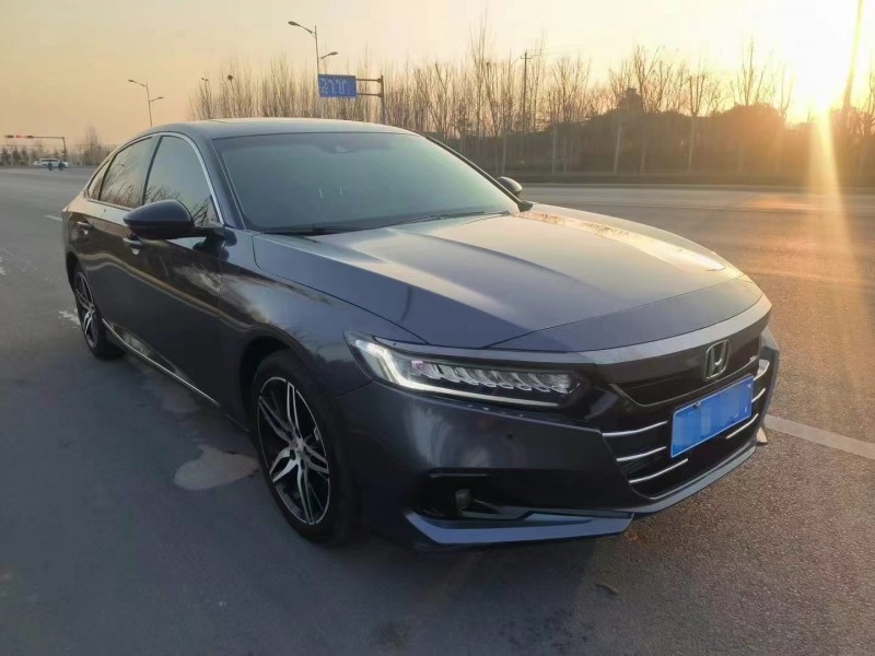 济宁22年本田雅阁2