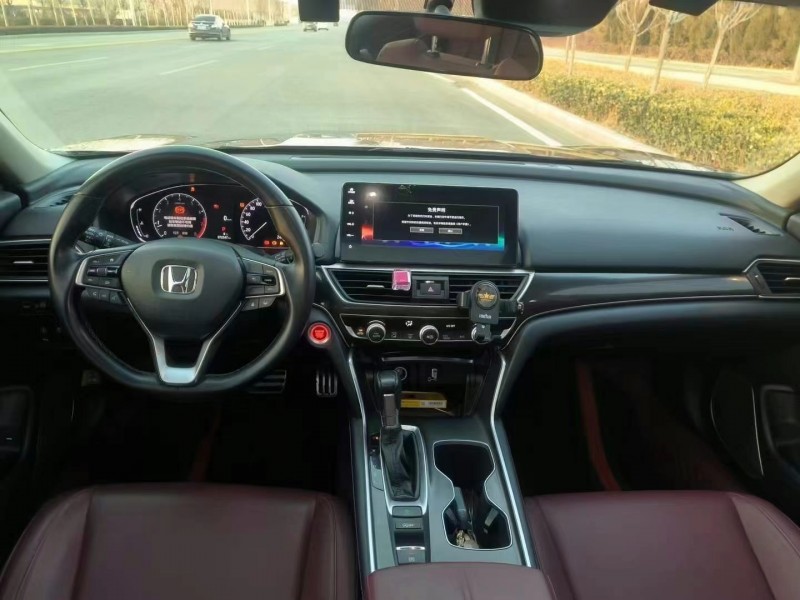 济宁22年本田雅阁7