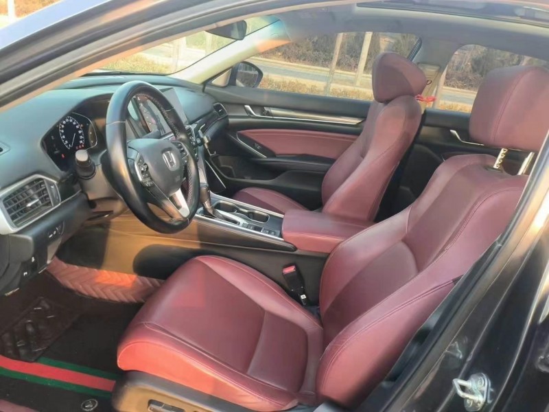 济宁22年本田雅阁8