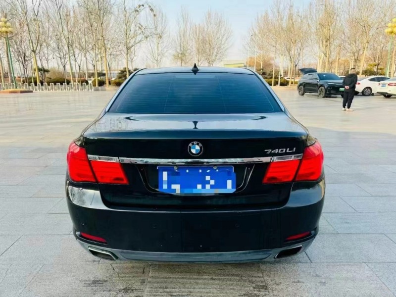 东营11年宝马7系9