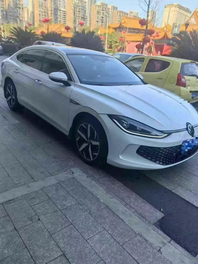 紹興24年大眾凌渡2