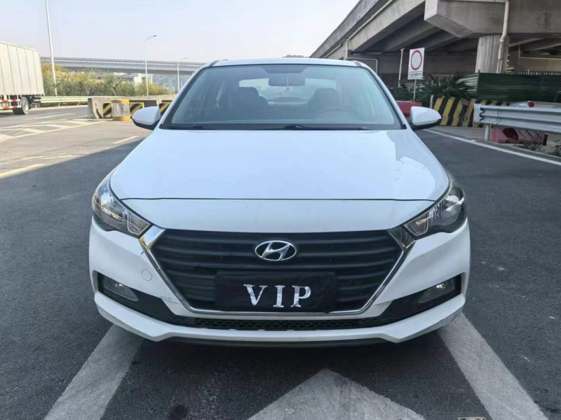 广州18年现代悦纳1