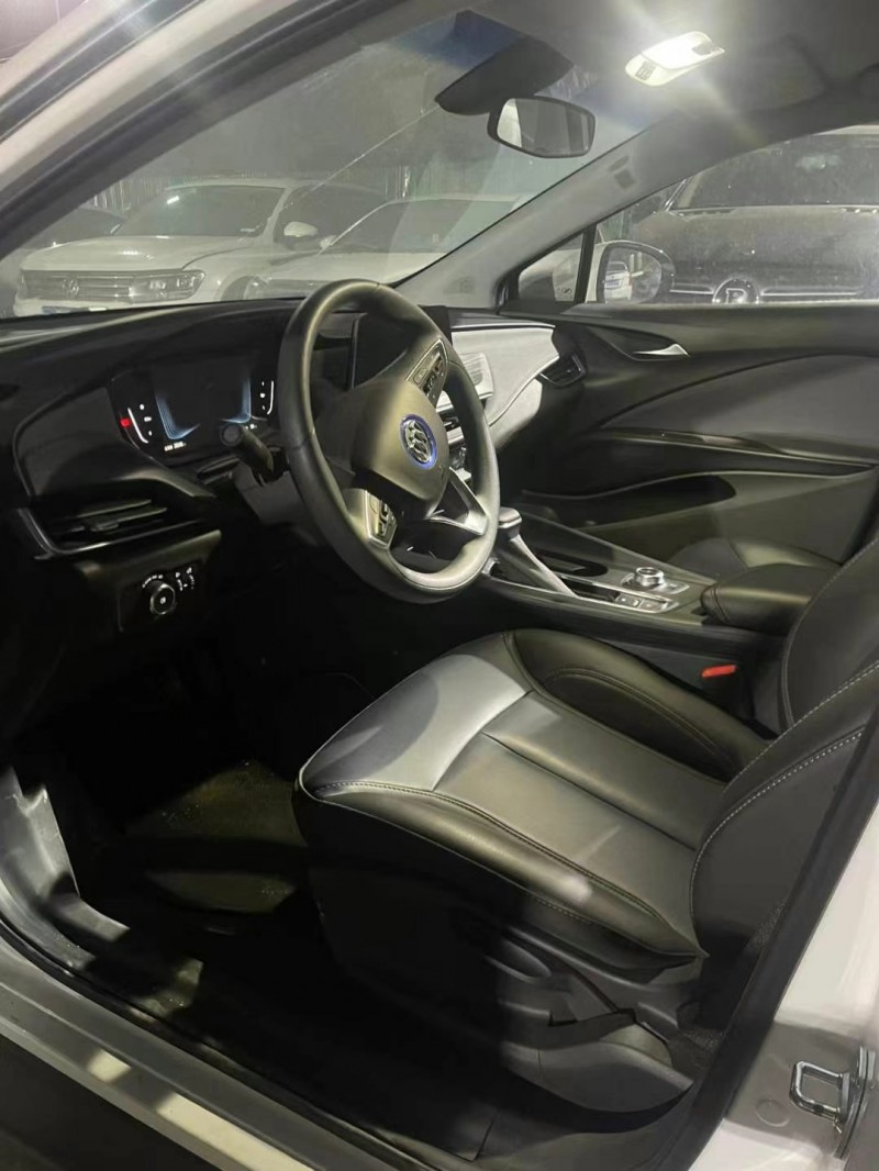 东莞23年别克微蓝2