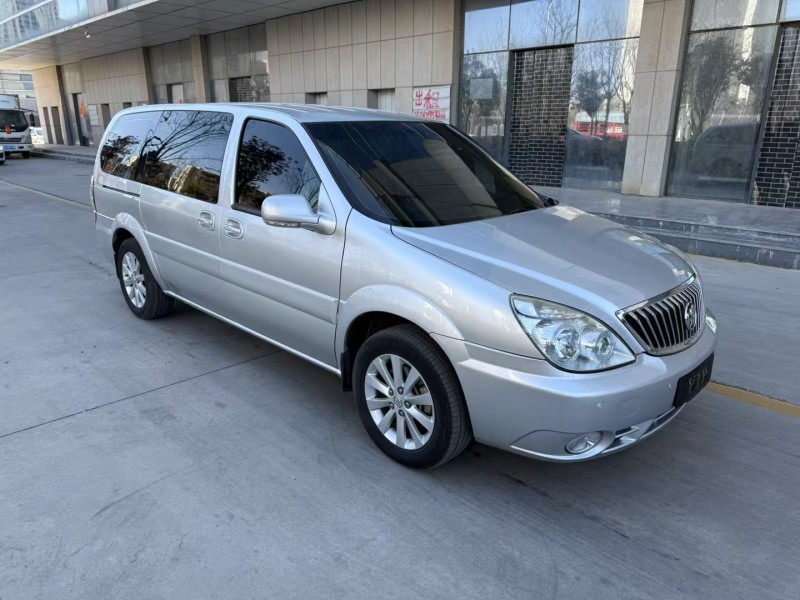 济宁16年别克GL82