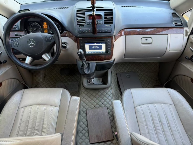 济宁13年奔驰唯雅诺4