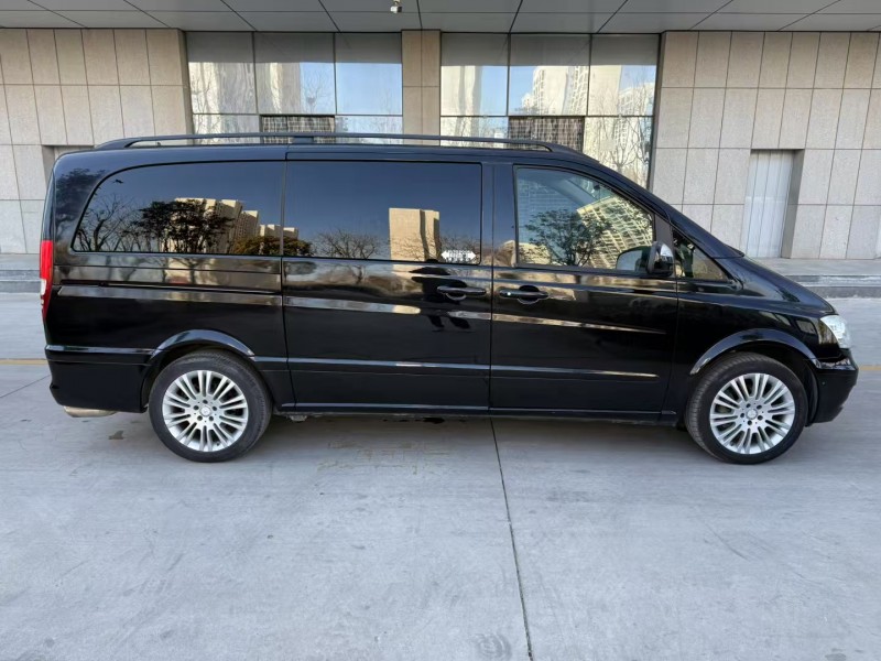 济宁13年奔驰唯雅诺8