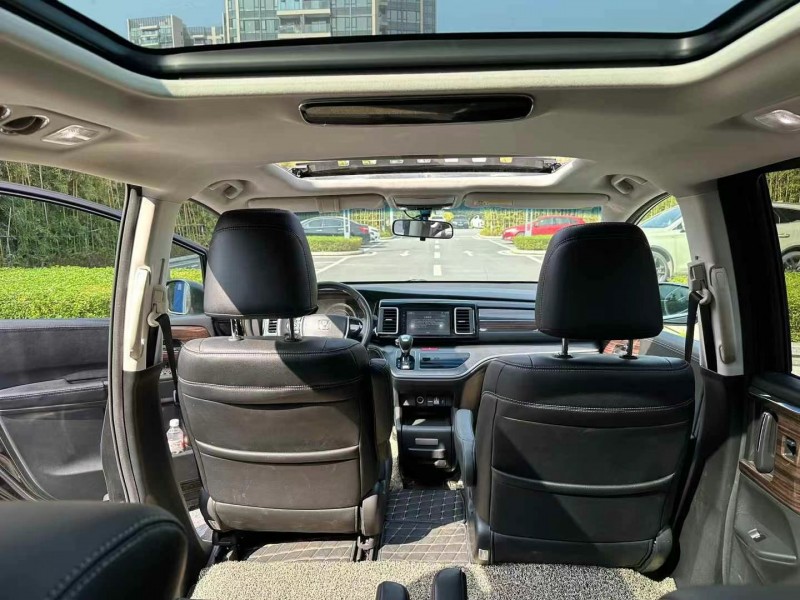 东莞20年本田艾力绅6