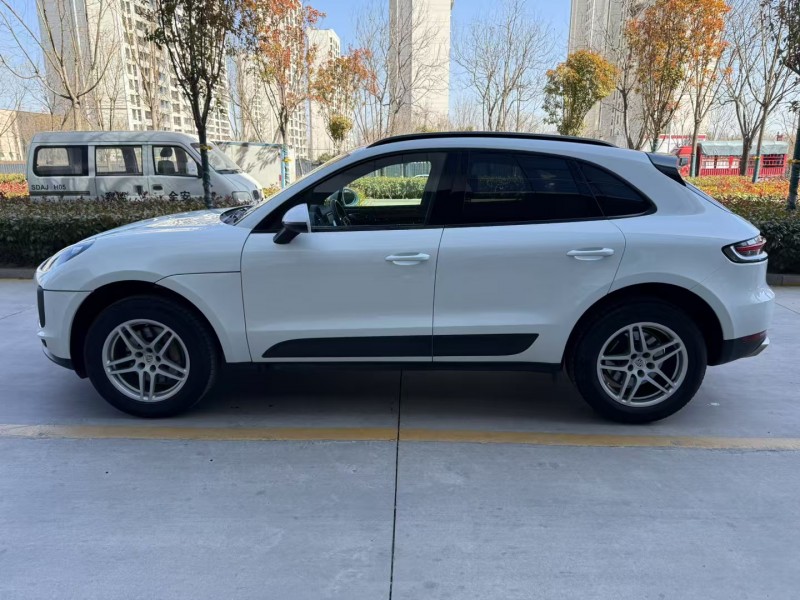 济宁21年保时捷Macan8