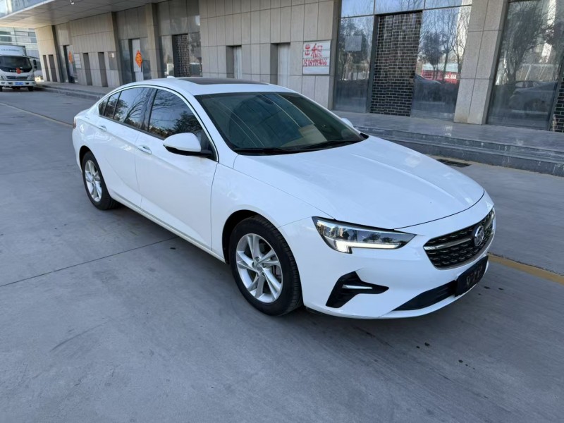 济宁21年别克君威2