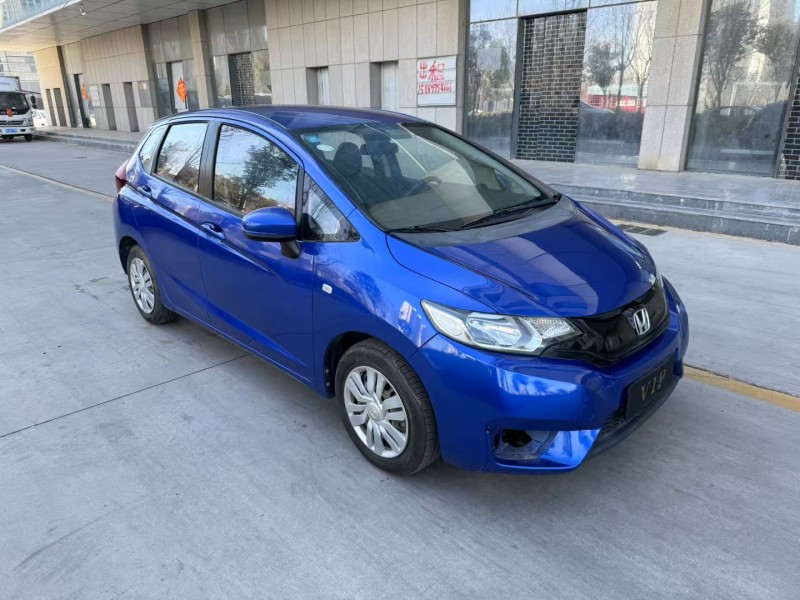 济宁17年本田飞度2