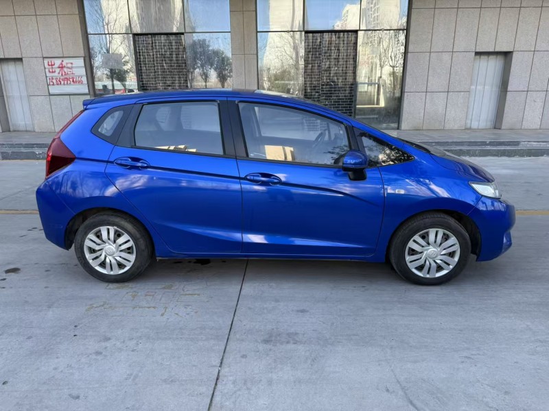 济宁17年本田飞度7