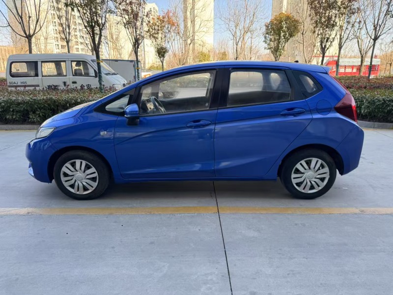 济宁17年本田飞度8