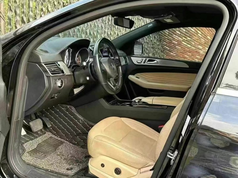 广州19年奔驰GLE5