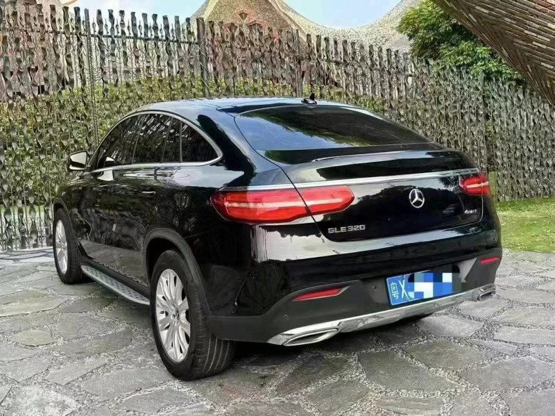 广州19年奔驰GLE8