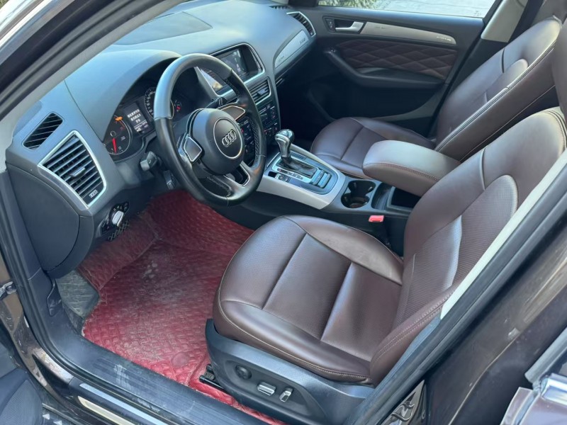 济宁16年奥迪Q55