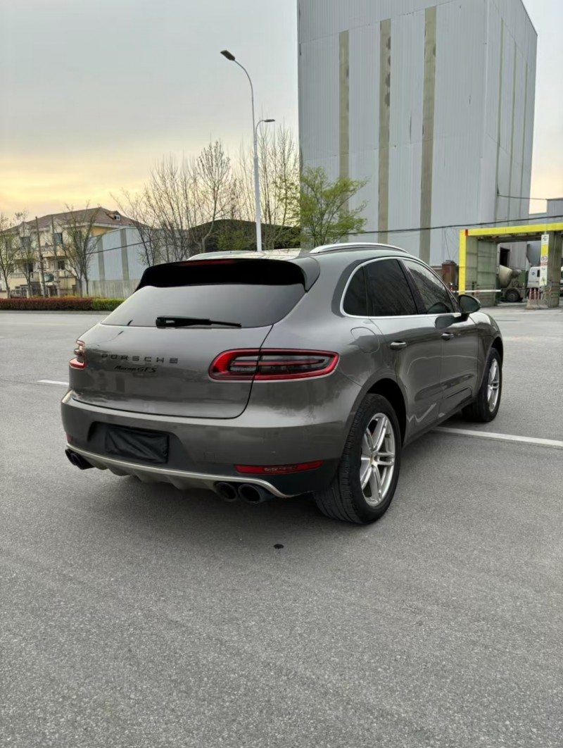 宿遷16年保時捷Macan8
