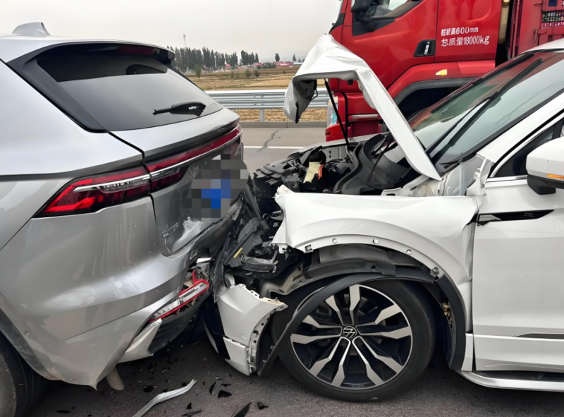 抵押車撞人逃逸責任該由誰承擔