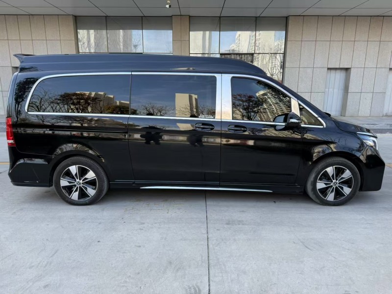 济宁22年奔驰晓奥7