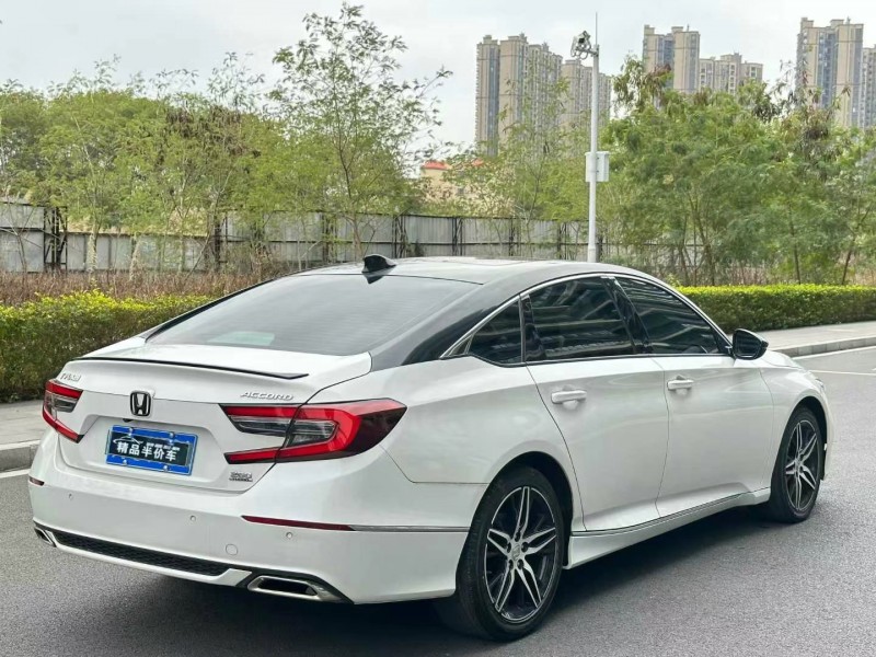 东莞22年本田雅阁8