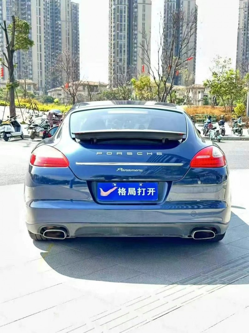 广州12年保时捷帕拉梅拉8